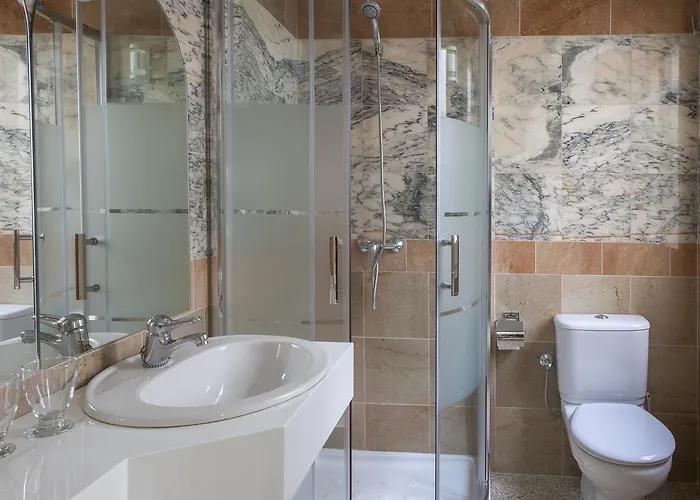 Hotel Agora 2*